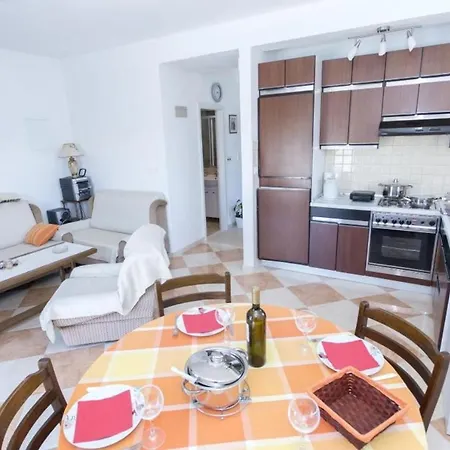 Apartman Holiday Blue Dream - Two Bedroom With Terrace And Sea View